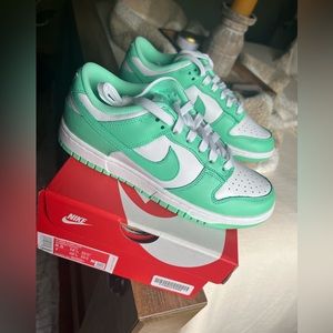Nike Dunk Low Green Glow